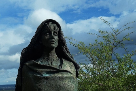 statue of hildegard